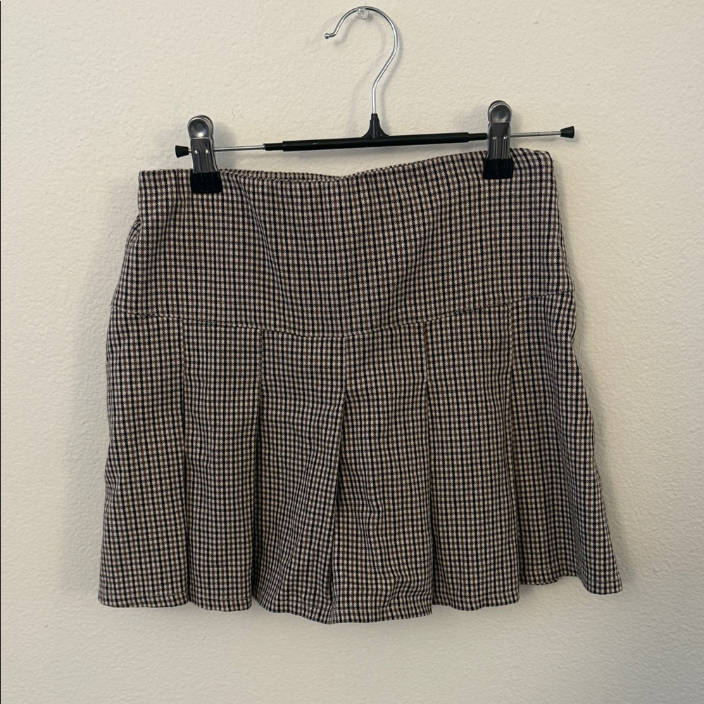 Chic Black and White Plaid Mini Skirt